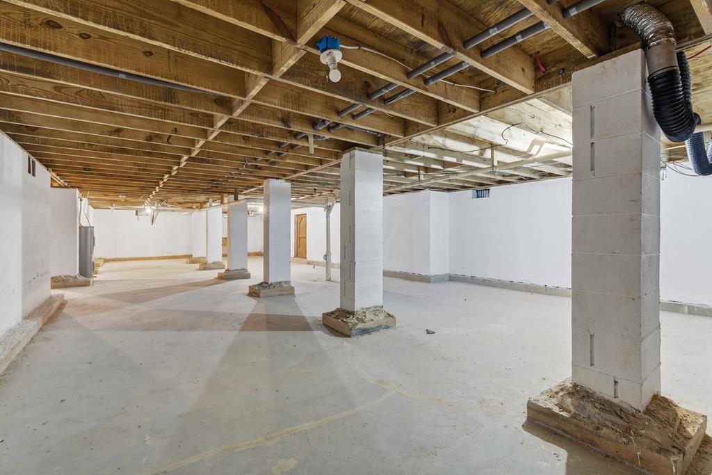1843 Old Mobile Road McCaysville, GA 30555 - Photo 29 of 41 a view of a room with wooden floor