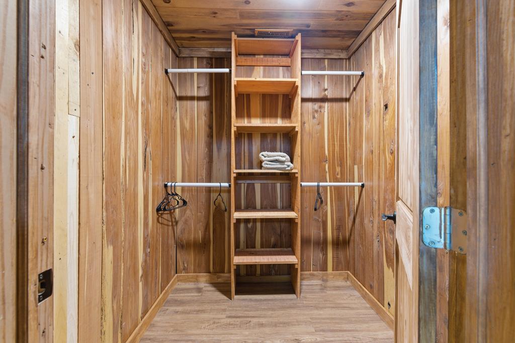 1843 Old Mobile Road McCaysville, GA 30555 - Photo 32 of 41 a view of a balcony