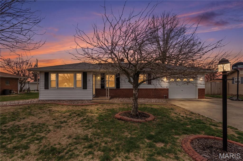 308 Charles Street Red Bud, IL 62278 - Photo 1 of 36