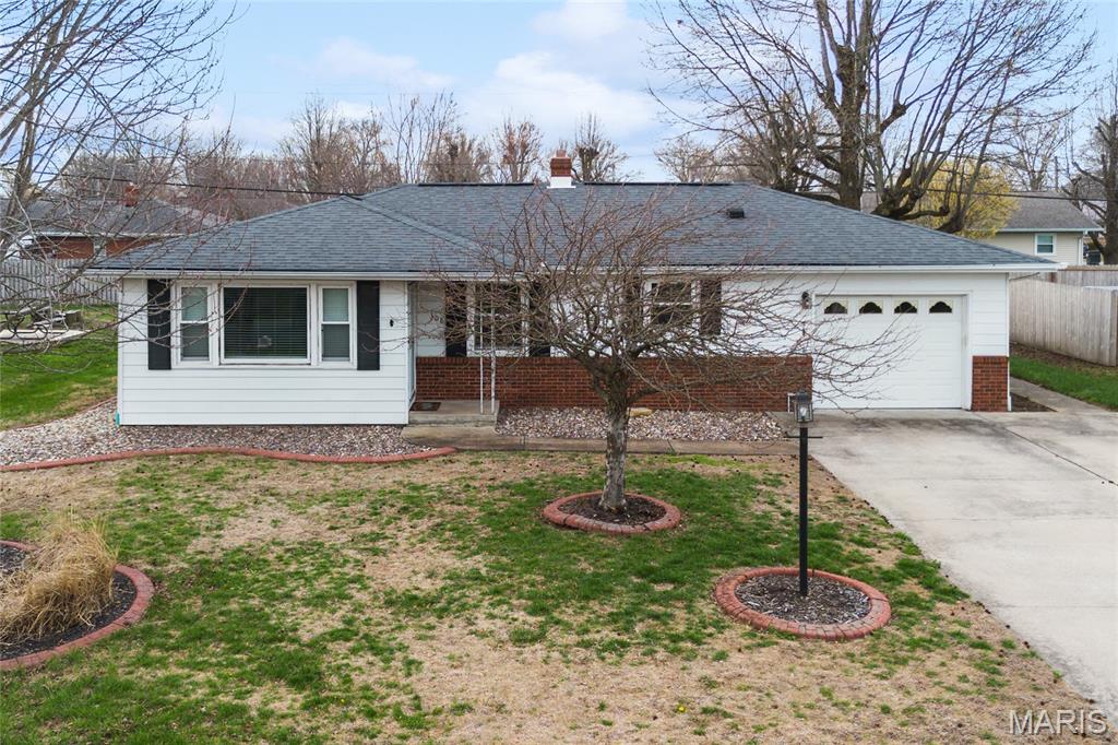 308 Charles Street Red Bud, IL 62278 - Photo 2 of 36