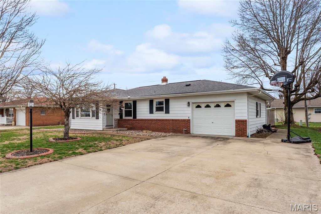 308 Charles Street Red Bud, IL 62278 - Photo 5 of 36