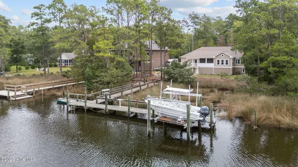 $799,500 | 402 Whittaker Point Road, Oriental, NC 28571