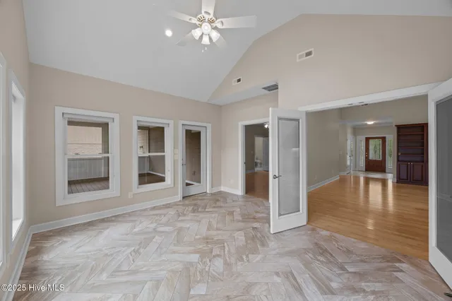 $849,500 | 402 Whittaker Point Road, Oriental, NC 28571