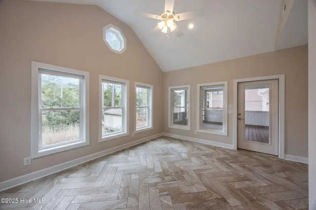 $849,500 | 402 Whittaker Point Road, Oriental, NC 28571