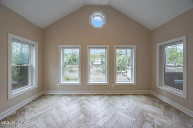 $849,500 | 402 Whittaker Point Road, Oriental, NC 28571