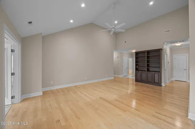 $849,500 | 402 Whittaker Point Road, Oriental, NC 28571