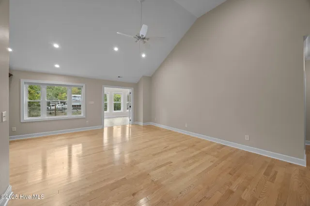 $849,500 | 402 Whittaker Point Road, Oriental, NC 28571