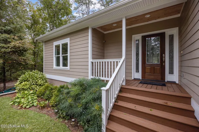 $849,500 | 402 Whittaker Point Road, Oriental, NC 28571