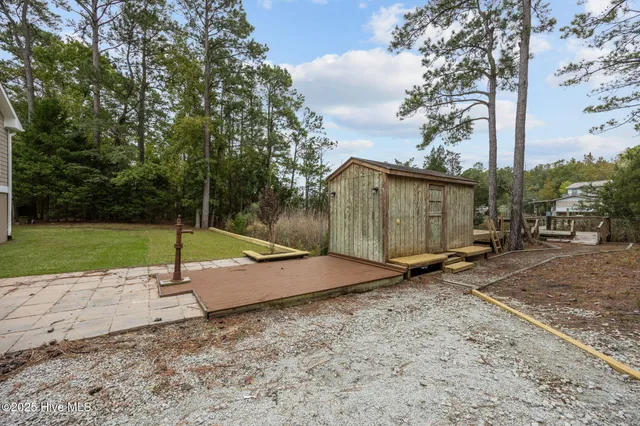 $849,500 | 402 Whittaker Point Road, Oriental, NC 28571