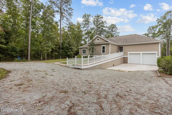 $799,500 | 402 Whittaker Point Road, Oriental, NC 28571