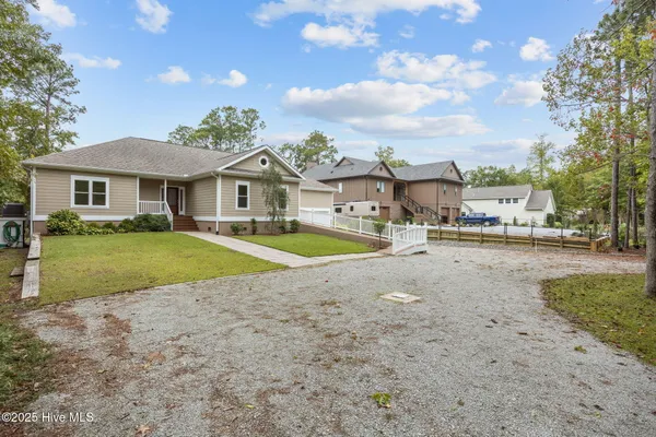 $799,500 | 402 Whittaker Point Road, Oriental, NC 28571