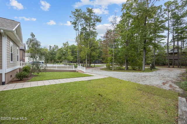 $849,500 | 402 Whittaker Point Road, Oriental, NC 28571