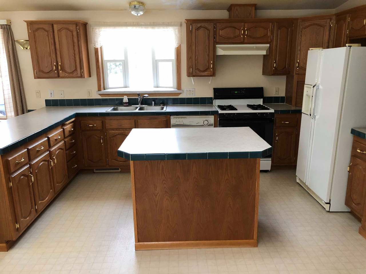 3655 Sunset Lane Rhinelander, WI 54501 - Photo 4 of 12 Gallery Image 4