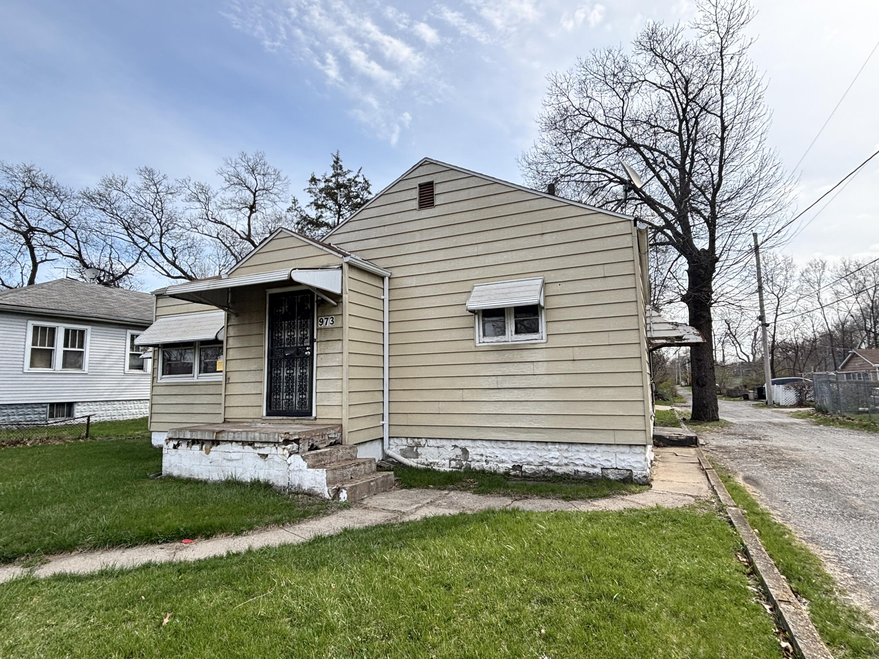 973 Williams Street Gary, IN 46404 - Photo 2 of 16 3000x2250