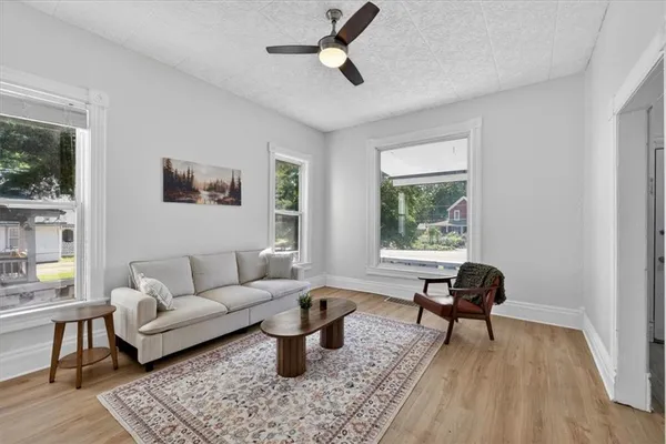 $234,500 | 1821 South Sterling Avenue, Independence, MO 64052
