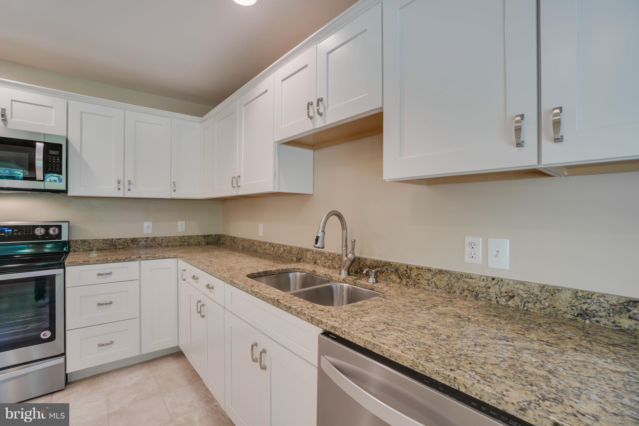 210 Monument Road Locust Grove, VA 22508 - Photo 8 of 30 Kitchen with new granite counters! Whirlpool appl.