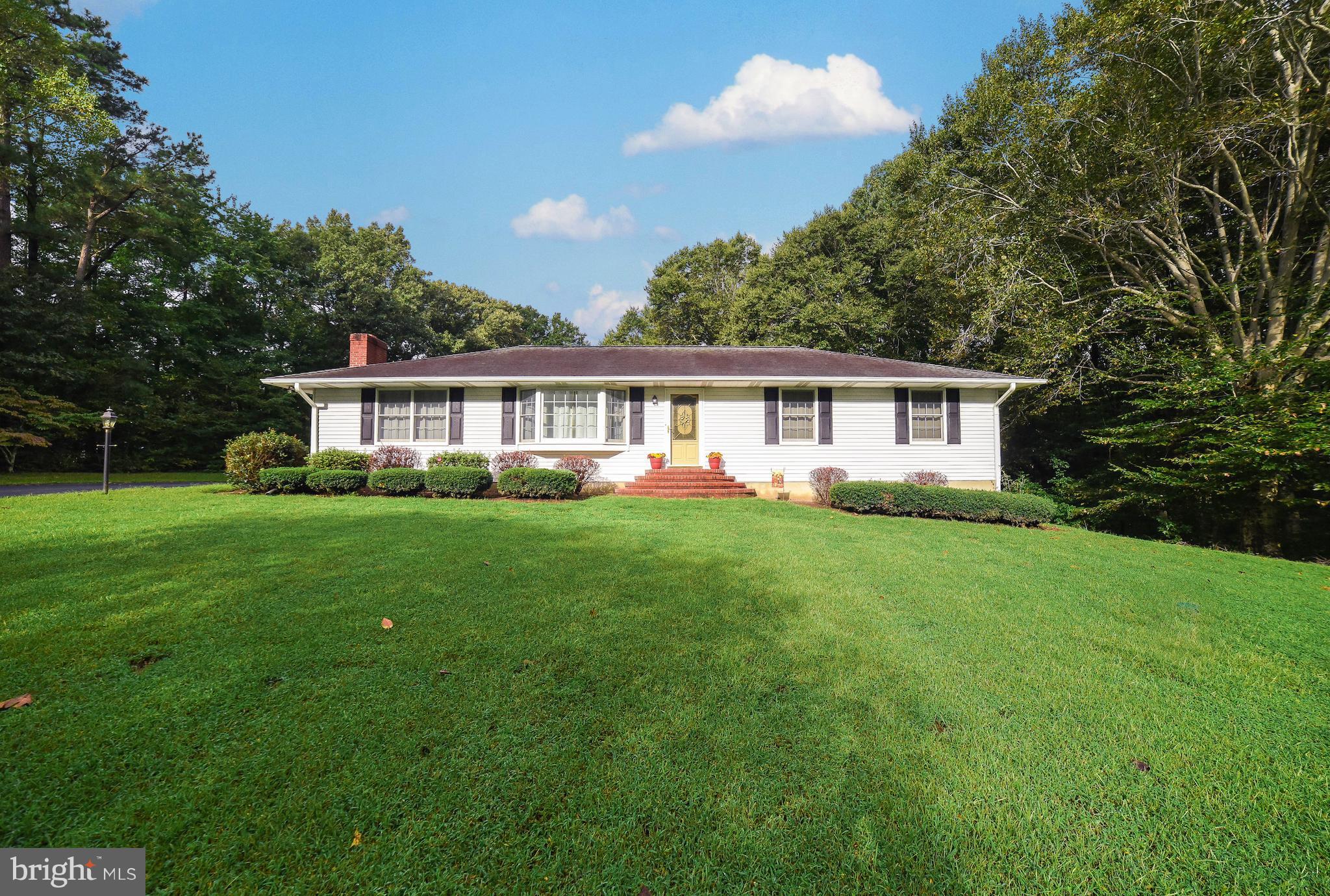 24467 McIntosh Road Hollywood, MD 20636 - Photo 3 of 30 Exterior (Front) with big front yard