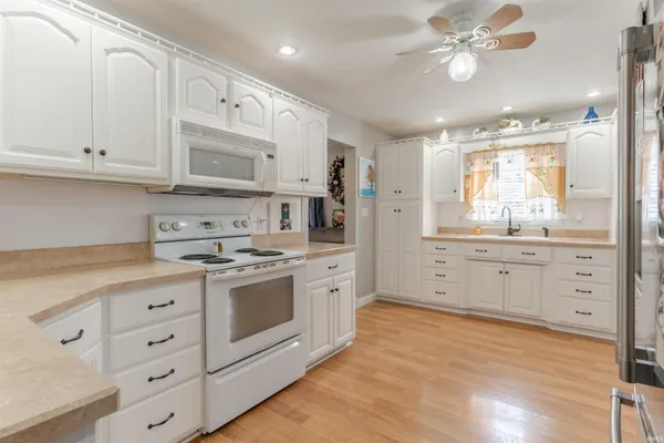 $324,900 | 998 Highway 61, Winslow, IN 47598