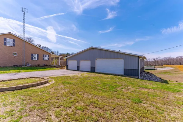 $324,900 | 998 Highway 61, Winslow, IN 47598
