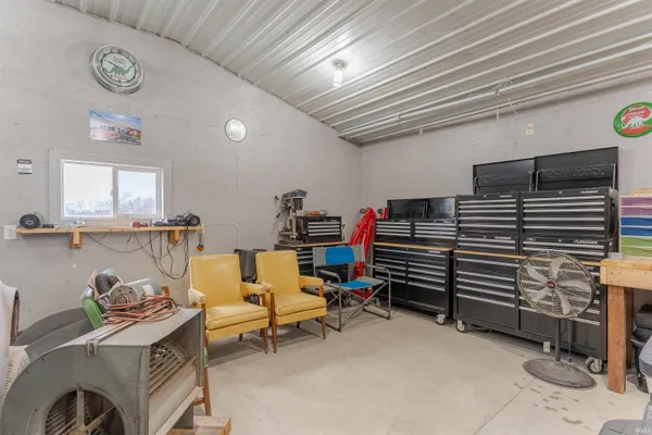 $324,900 | 998 Highway 61, Winslow, IN 47598