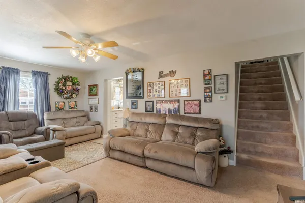 $324,900 | 998 Highway 61, Winslow, IN 47598