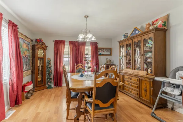 $324,900 | 998 Highway 61, Winslow, IN 47598