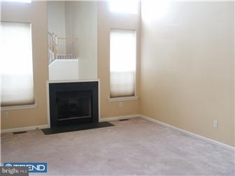 140 Threadleaf Terrace Burlington, NJ 08016 - Photo 4 of 11 Family Room