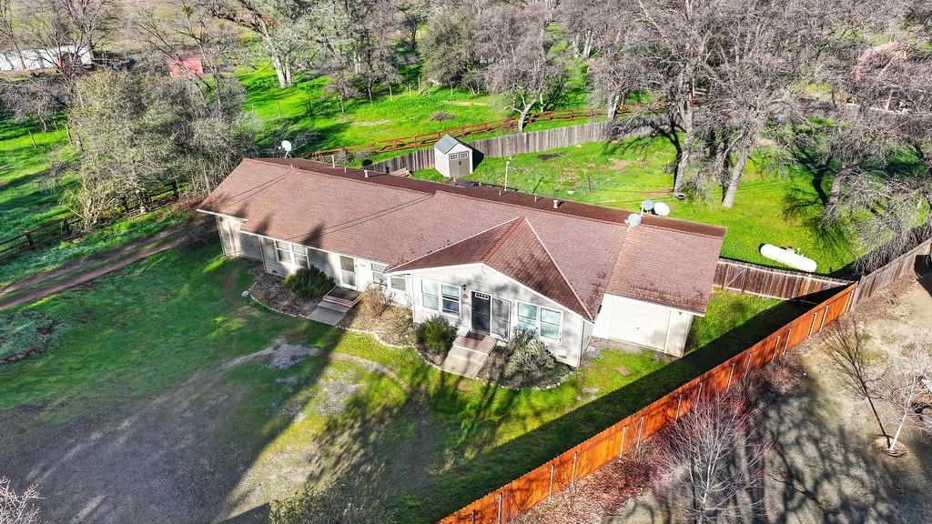 11425 Joeger Road Auburn, CA 95602 - Photo 36 of 52 a view of yard from a balcony