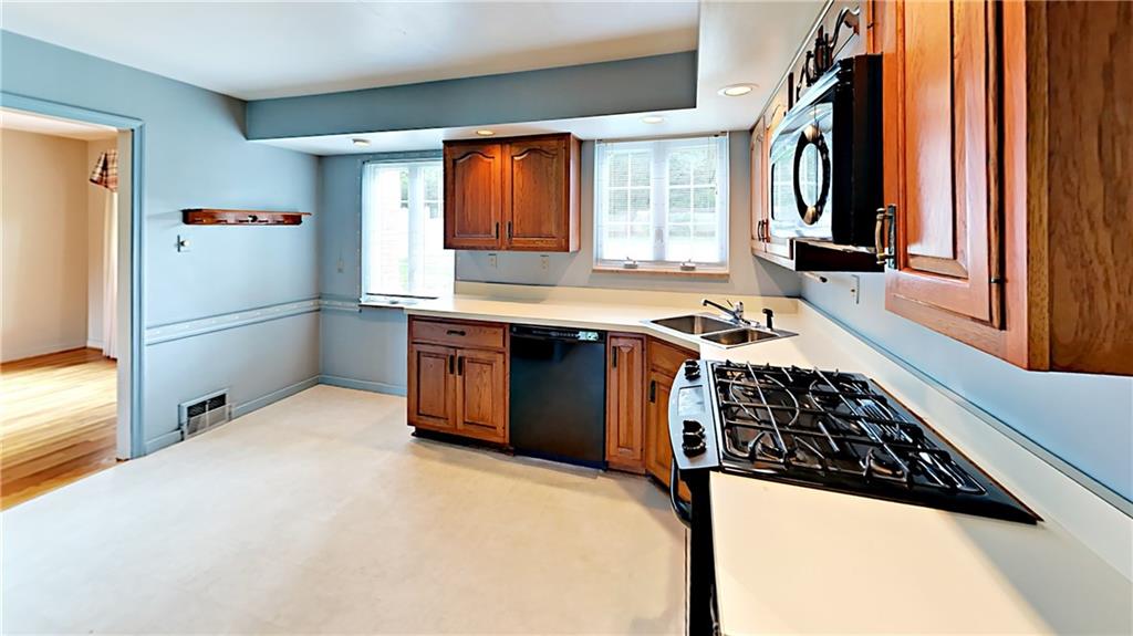 2290 Reis Run Road Pittsburgh, PA 15237 - Photo 7 of 25 Gallery Image 7