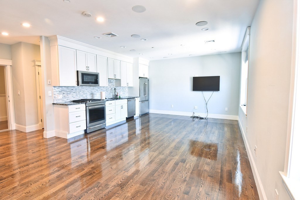 57 L Street, Unit 2 Boston, MA 02127 - Photo 2 of 12