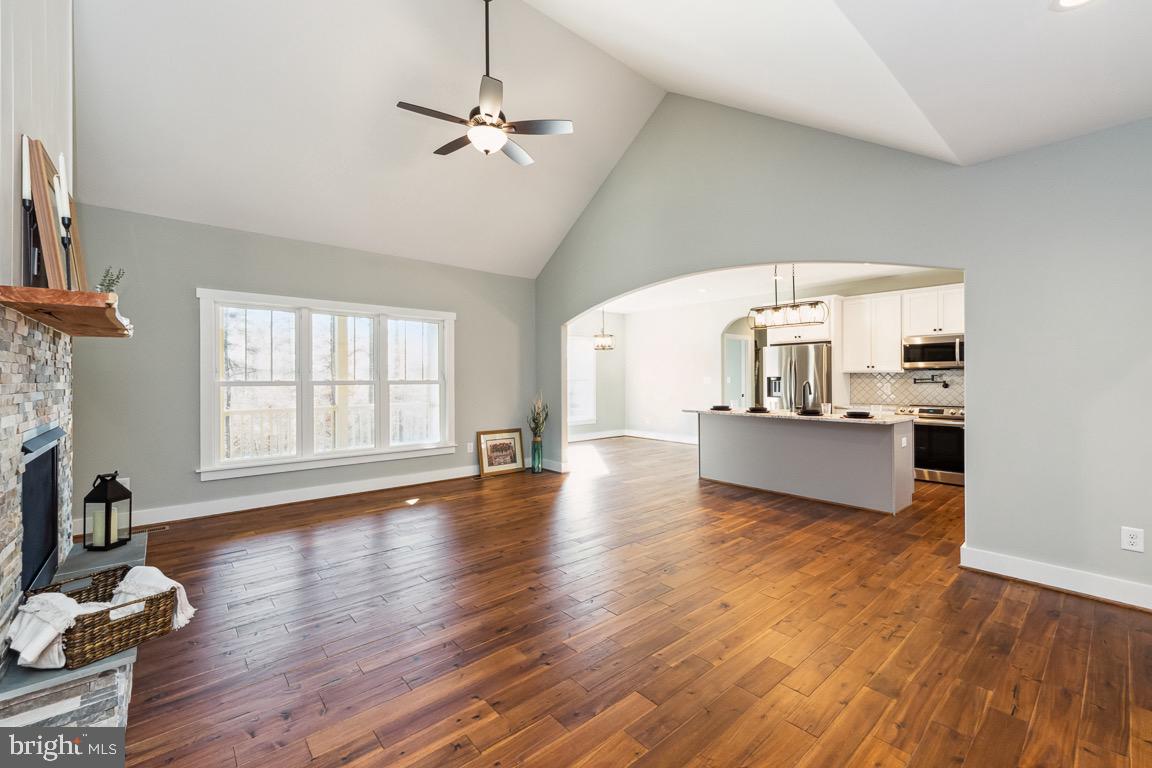 8360 Kilby Road Culpeper, VA 22701 - Photo 6 of 37 Great room/kitchen