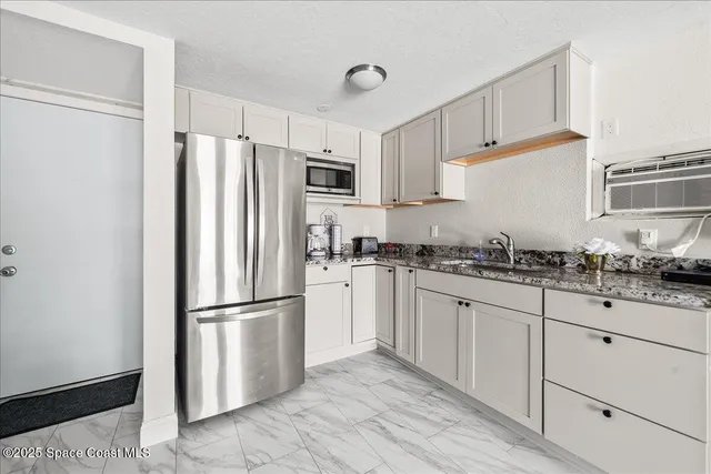 $2,000,000 | 111 South Atlantic Avenue, Cocoa Beach, FL 32931