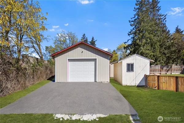 $490,000 | 3206 South 221st Street, SeaTac, WA 98198