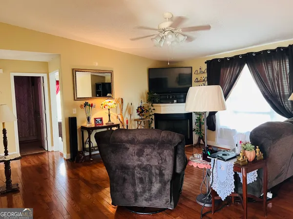 $318,900 | 2009 Ashley Lane, Dalton, GA 30721