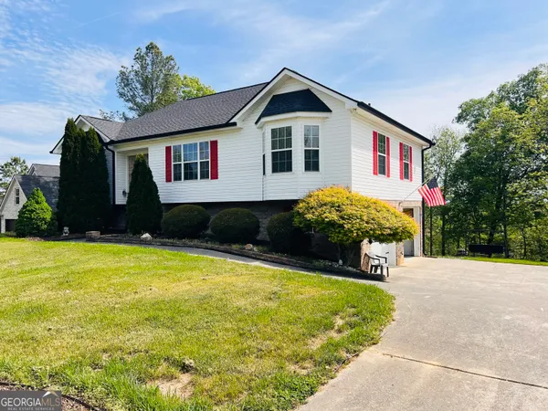 $318,900 | 2009 Ashley Lane, Dalton, GA 30721