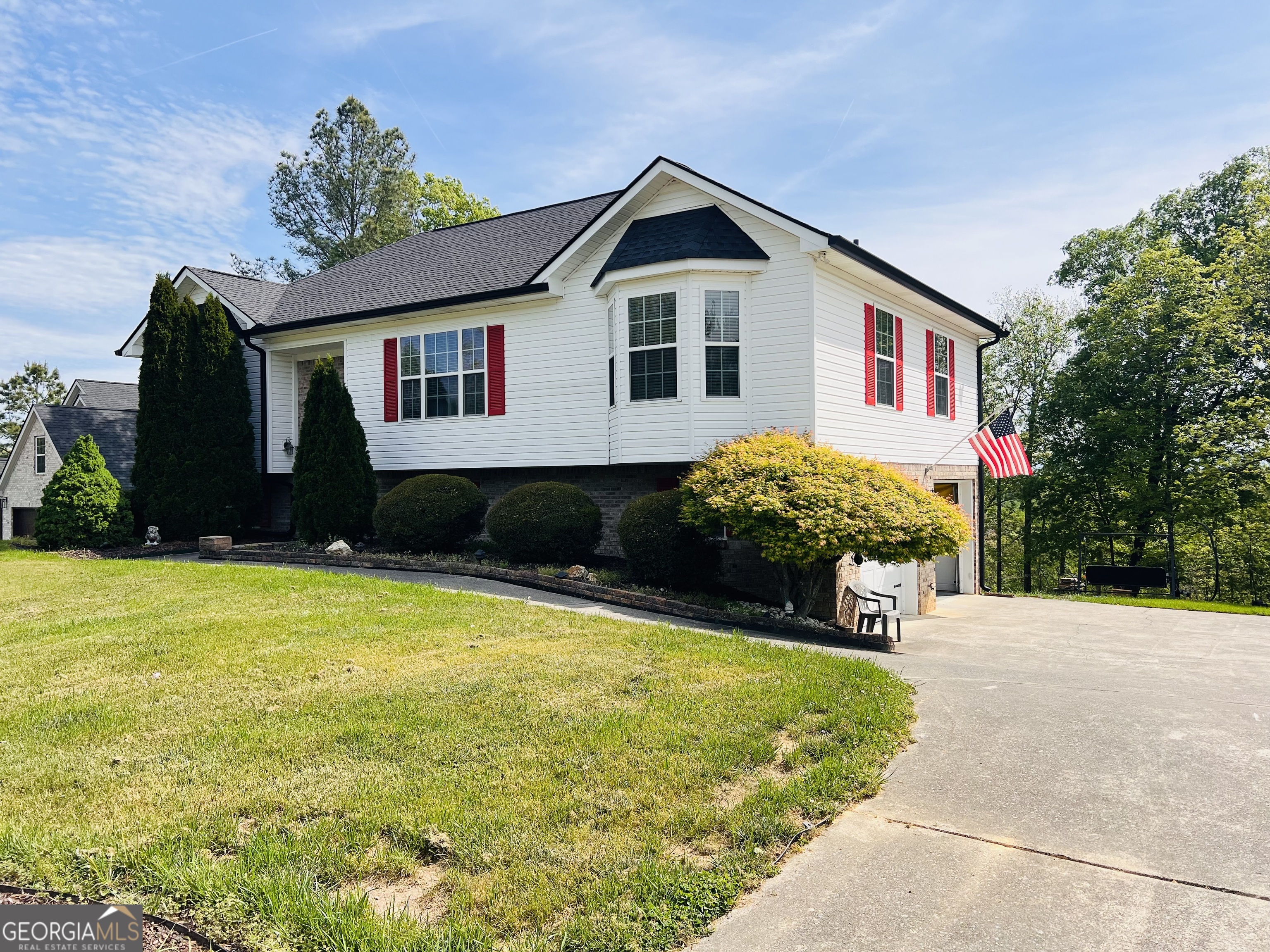 2009 Ashley Lane Dalton, GA 30721 - Photo 2 of 32 Front view