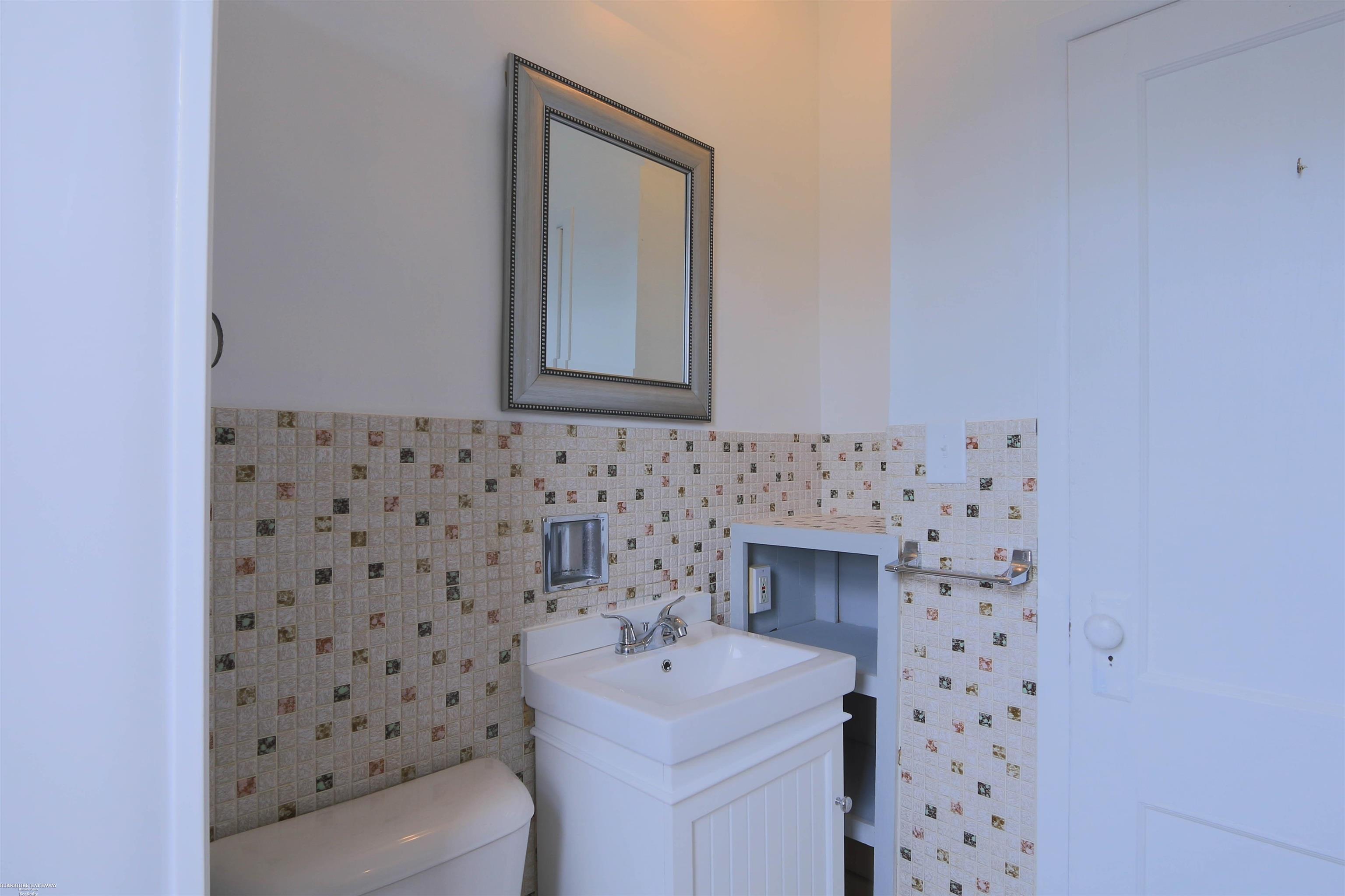 29447 Kelly Road, Unit APARTMENT A Roseville, MI 48066 - Photo 28 of 41