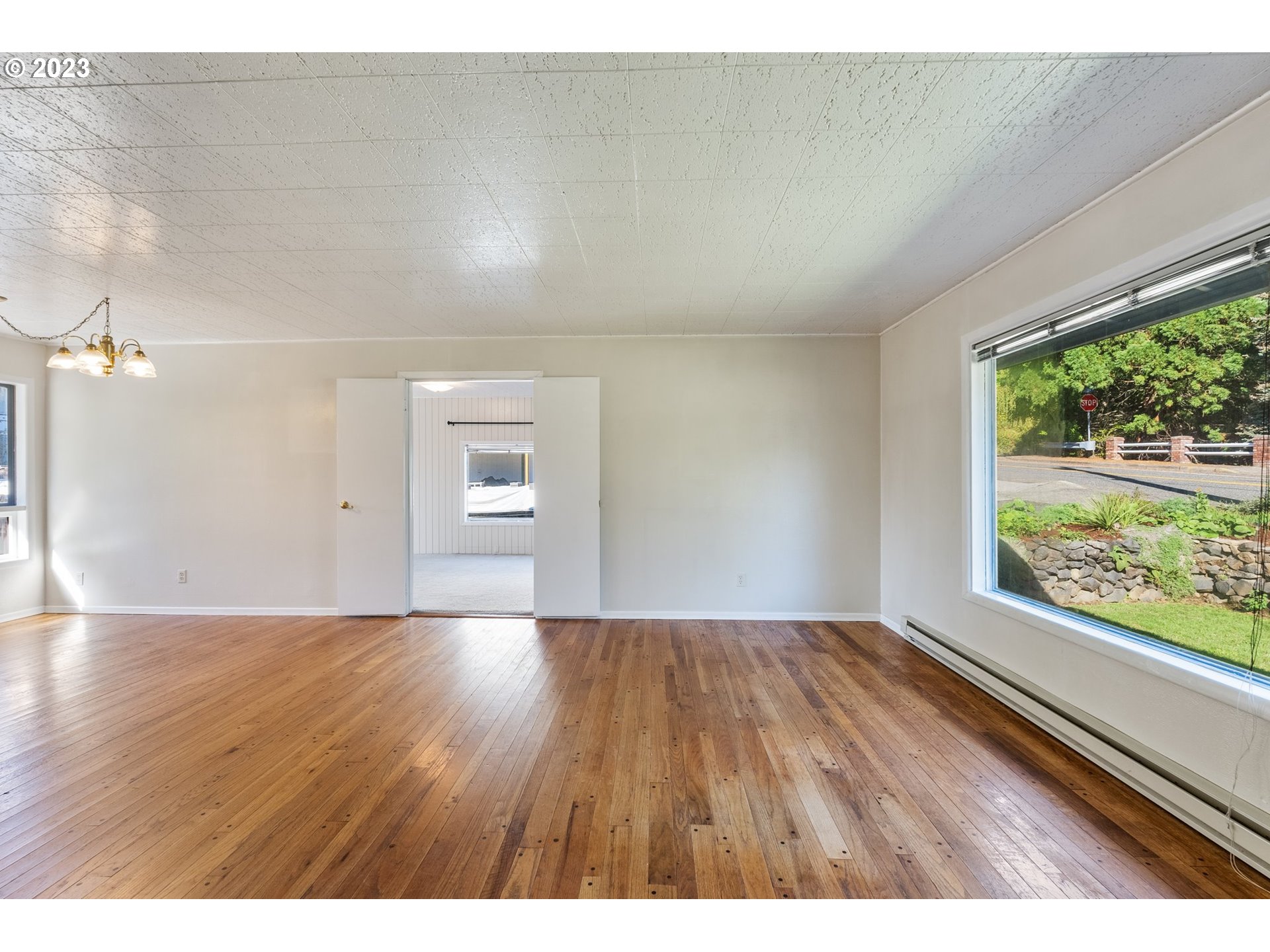 477 Northwest Chesser Road Stevenson, WA 98648 - Photo 13 of 40 a view of an empty room and window