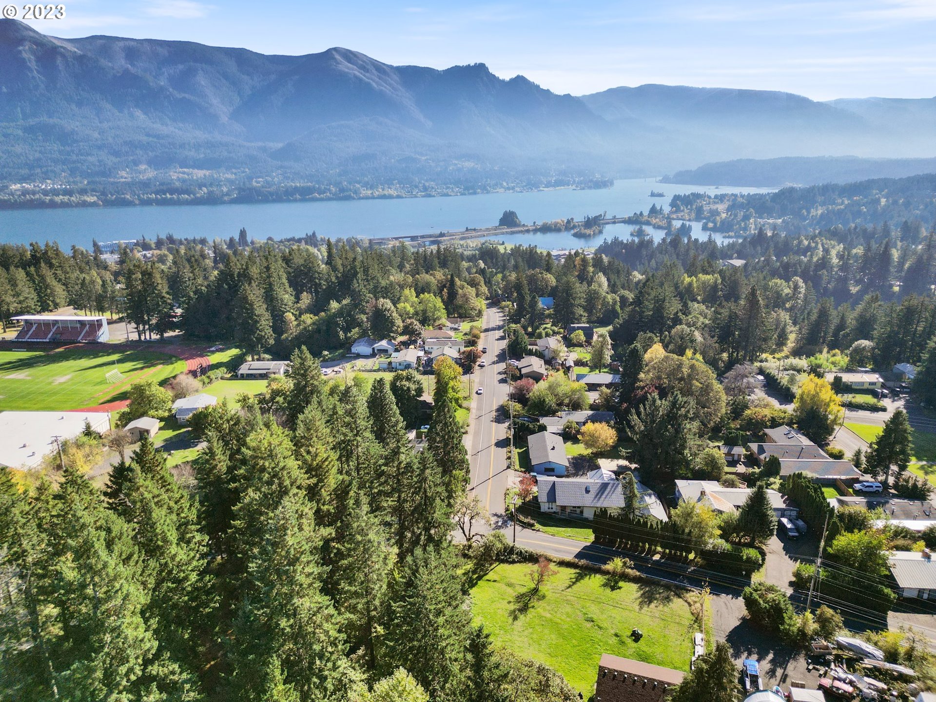 477 Northwest Chesser Road Stevenson, WA 98648 - Photo 35 of 40 a view of a city with mountains in the background