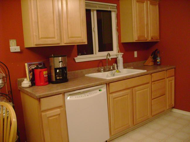 970 North Granger Road Granger, WA 98932 - Photo 3 of 4 a utility room with sink dryer and washer