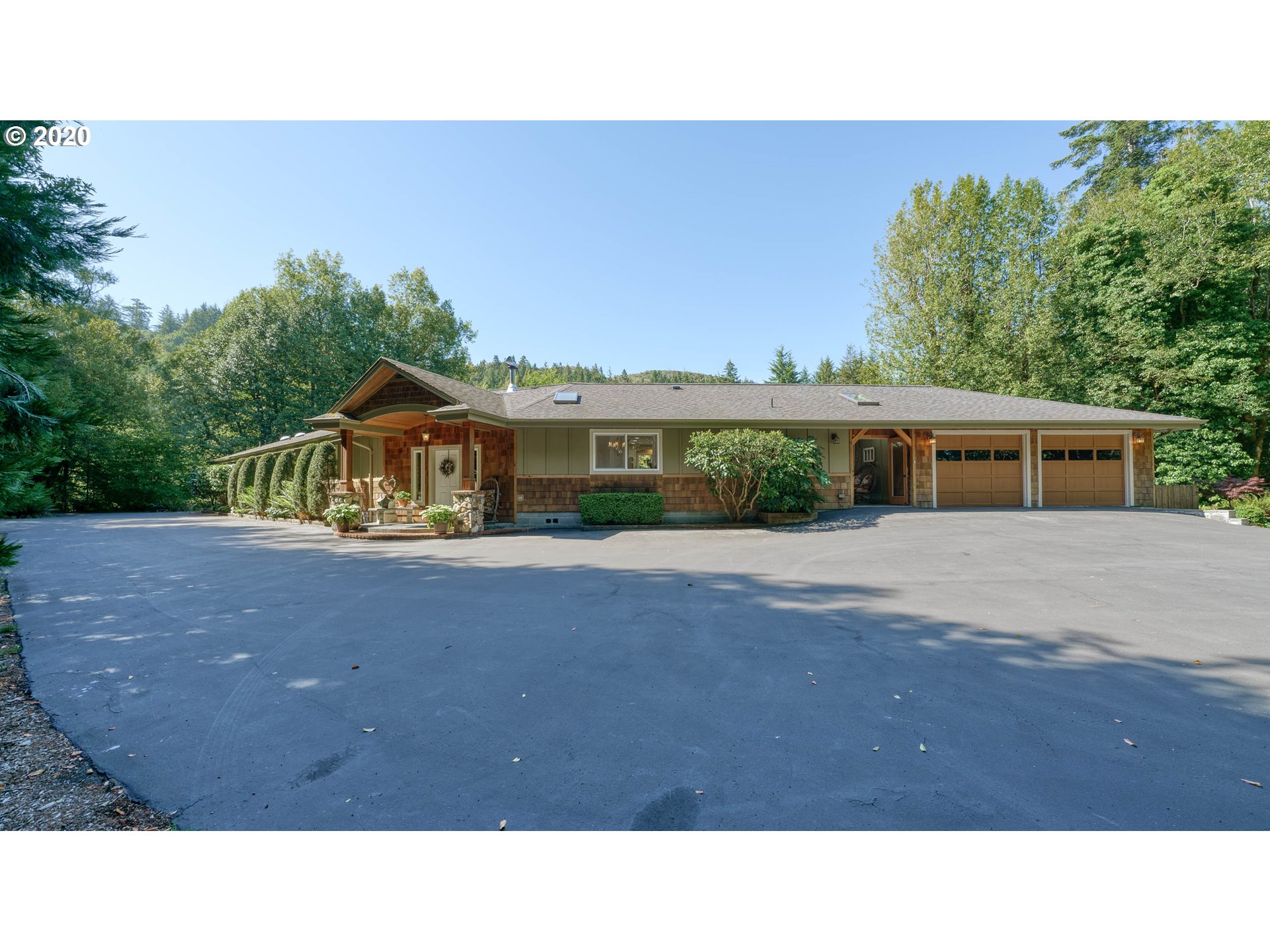 95728 Saunders Creek Road Gold Beach, OR 97444 - Photo 2 of 32 Gallery Image 2