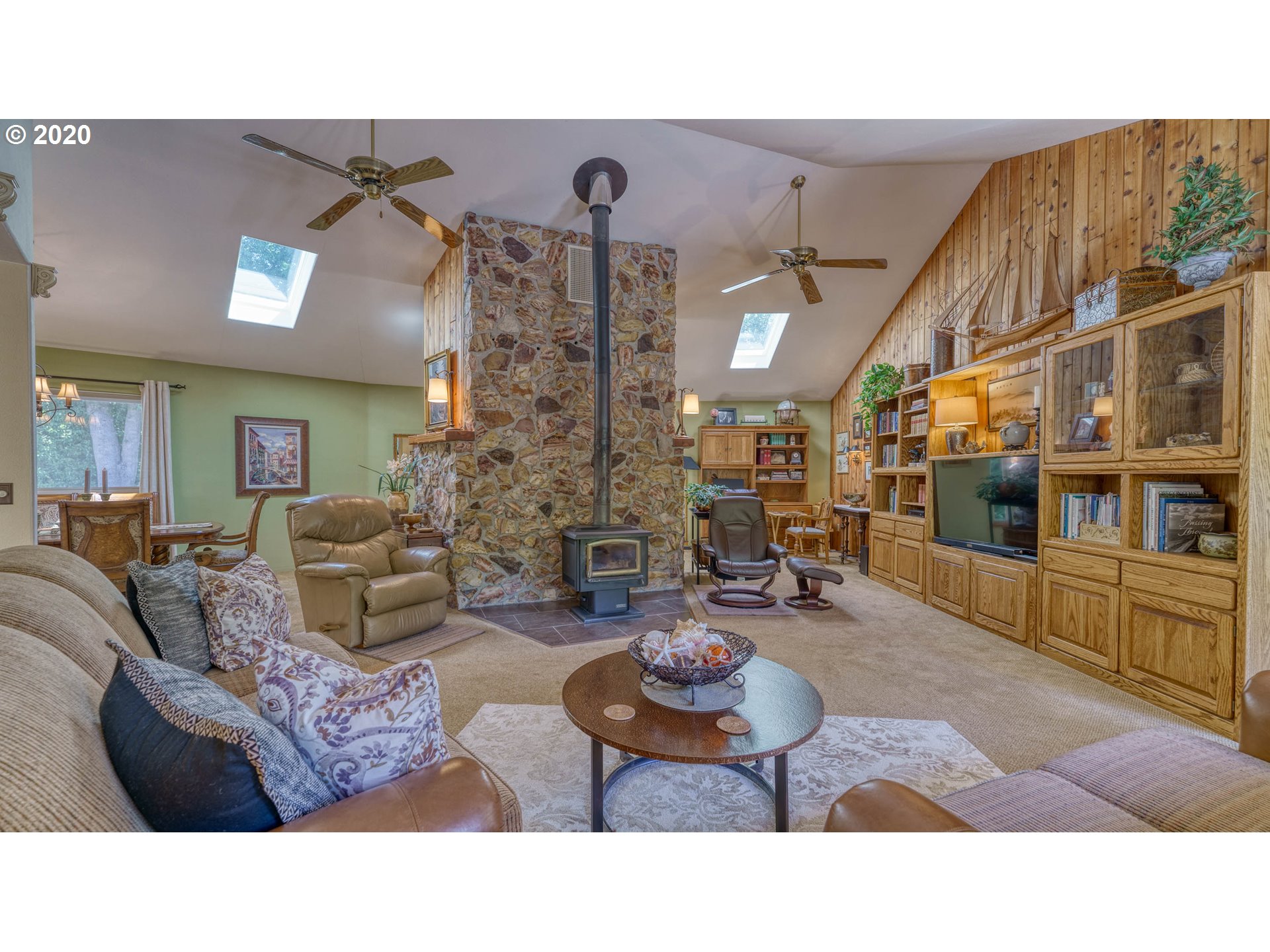 95728 Saunders Creek Road Gold Beach, OR 97444 - Photo 10 of 32 Gallery Image 10