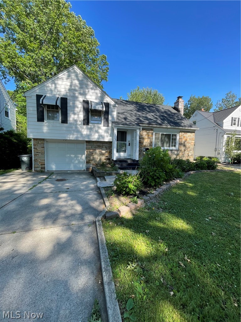 1663 Lyndhurst Road Lyndhurst, OH 44124 - Photo 2 of 45