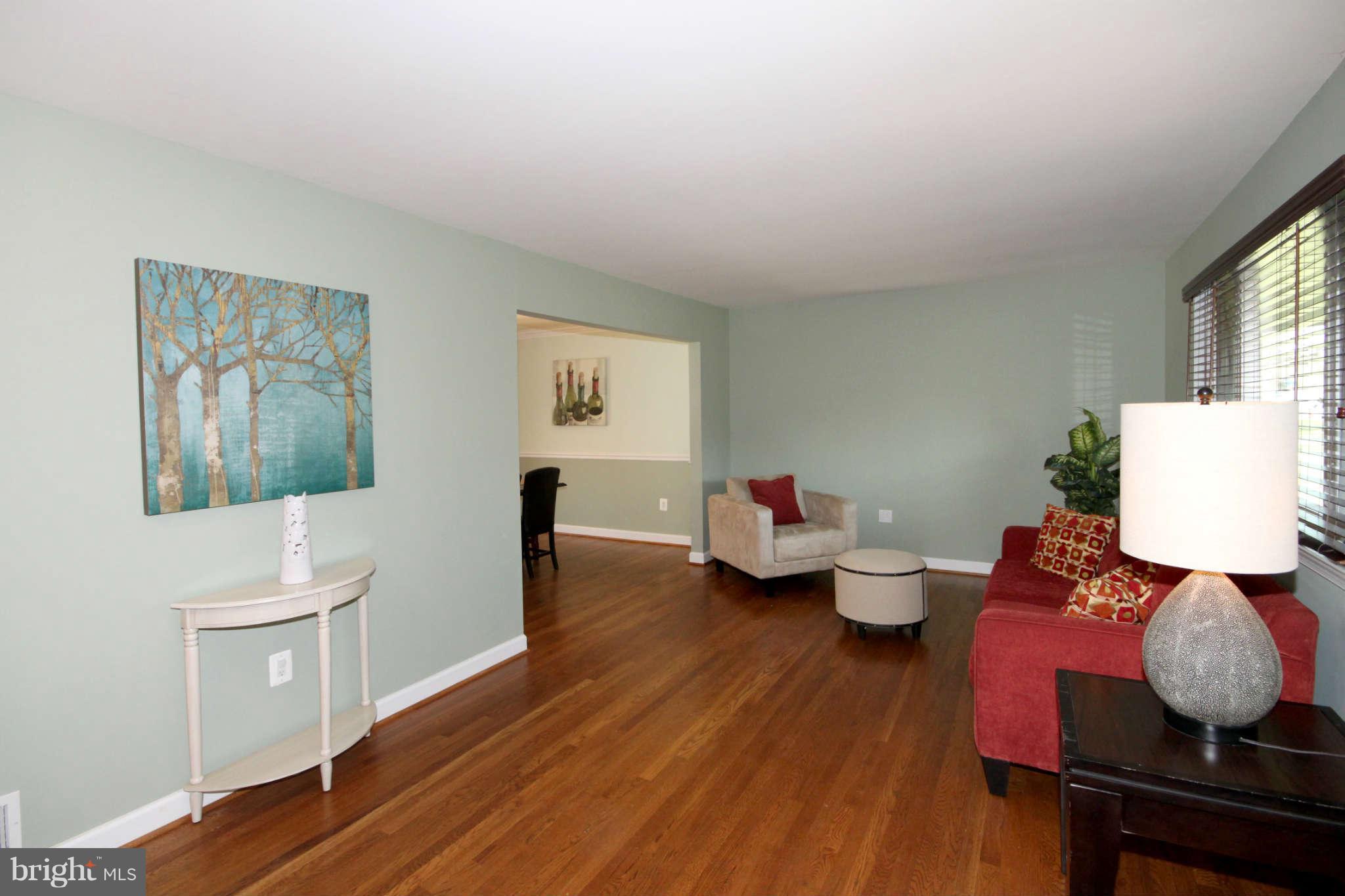 5354 Guinea Road Fairfax, VA 22032 - Photo 2 of 24 Living Room