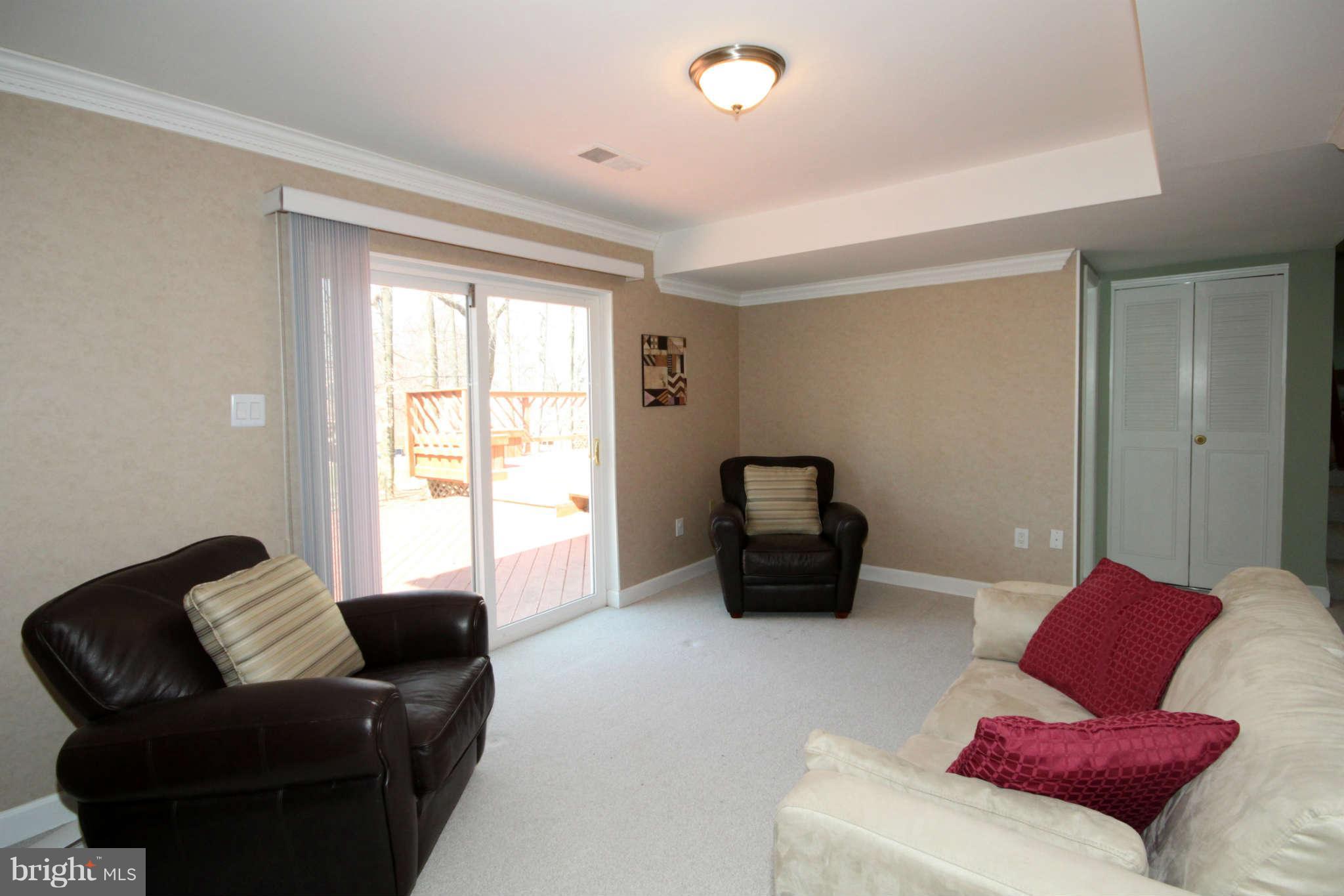 5354 Guinea Road Fairfax, VA 22032 - Photo 11 of 24 Family Room