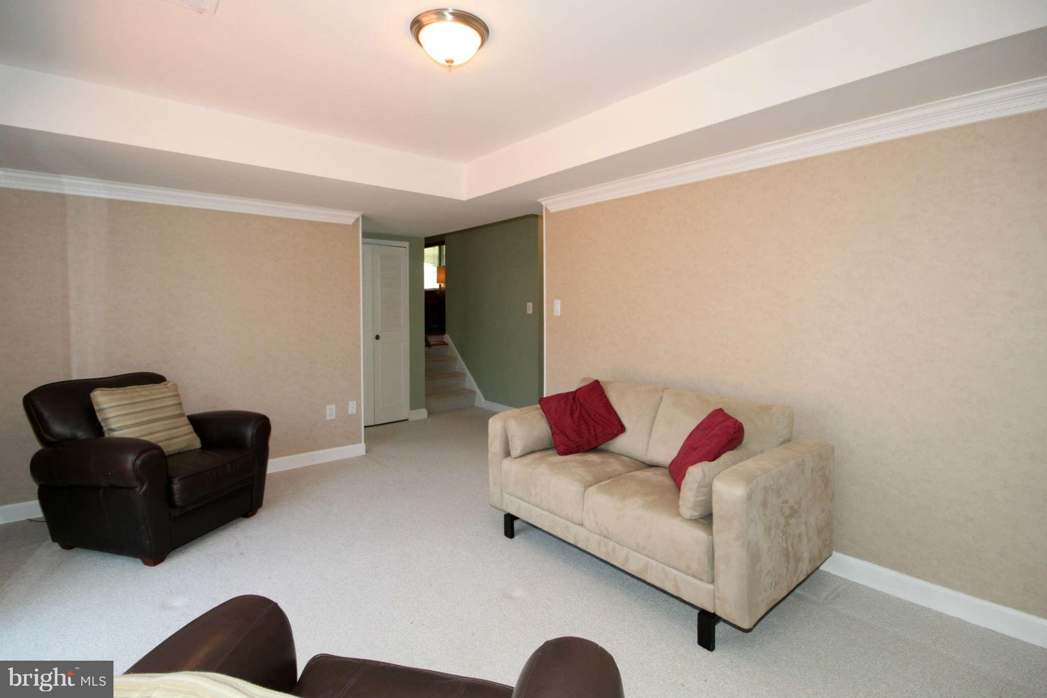 5354 Guinea Road Fairfax, VA 22032 - Photo 12 of 24 Family Room