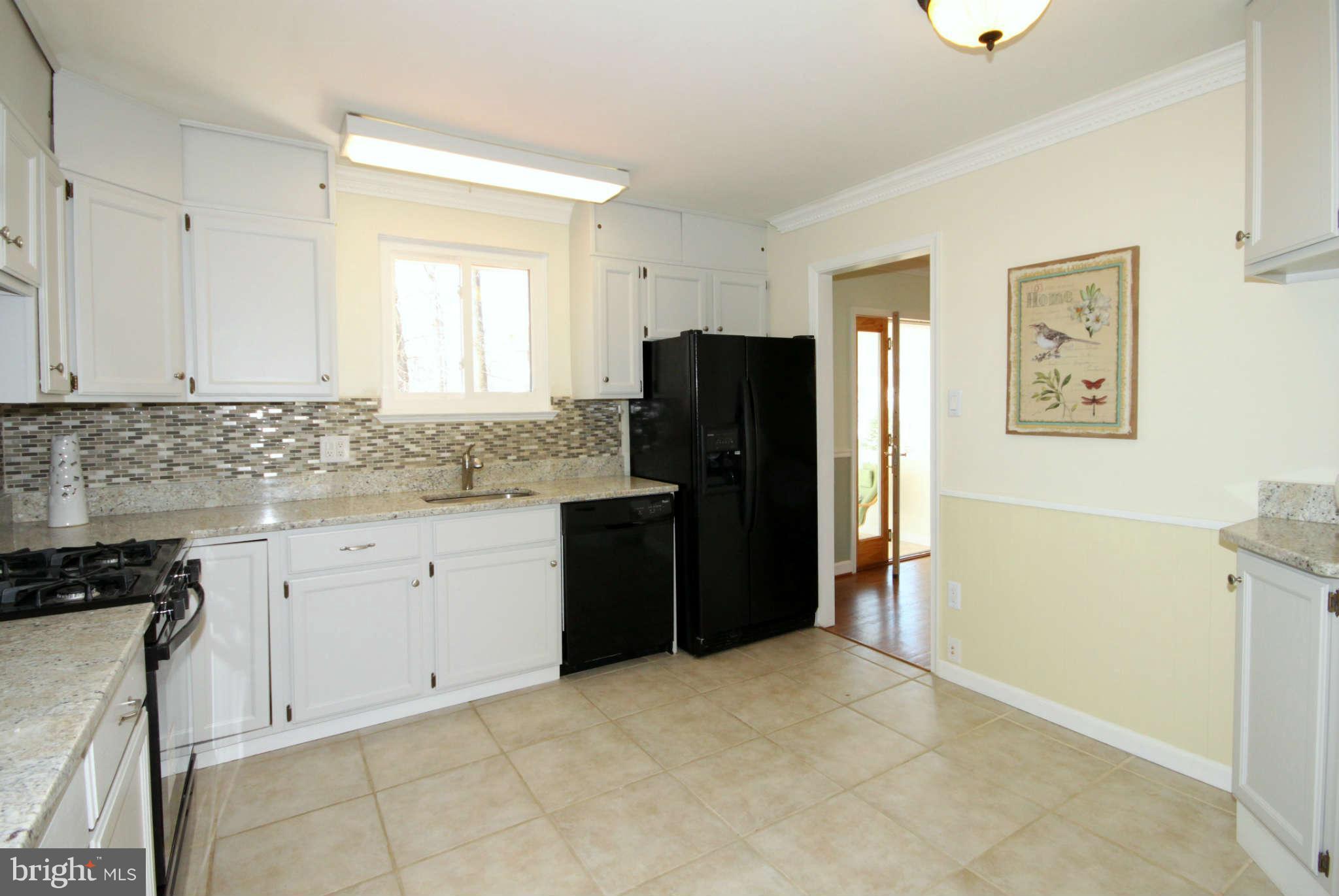 5354 Guinea Road Fairfax, VA 22032 - Photo 9 of 24 Kitchen