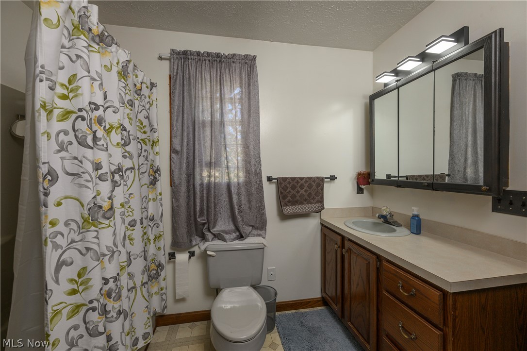 2677 Summit Road Akron, OH 44321 - Photo 15 of 33