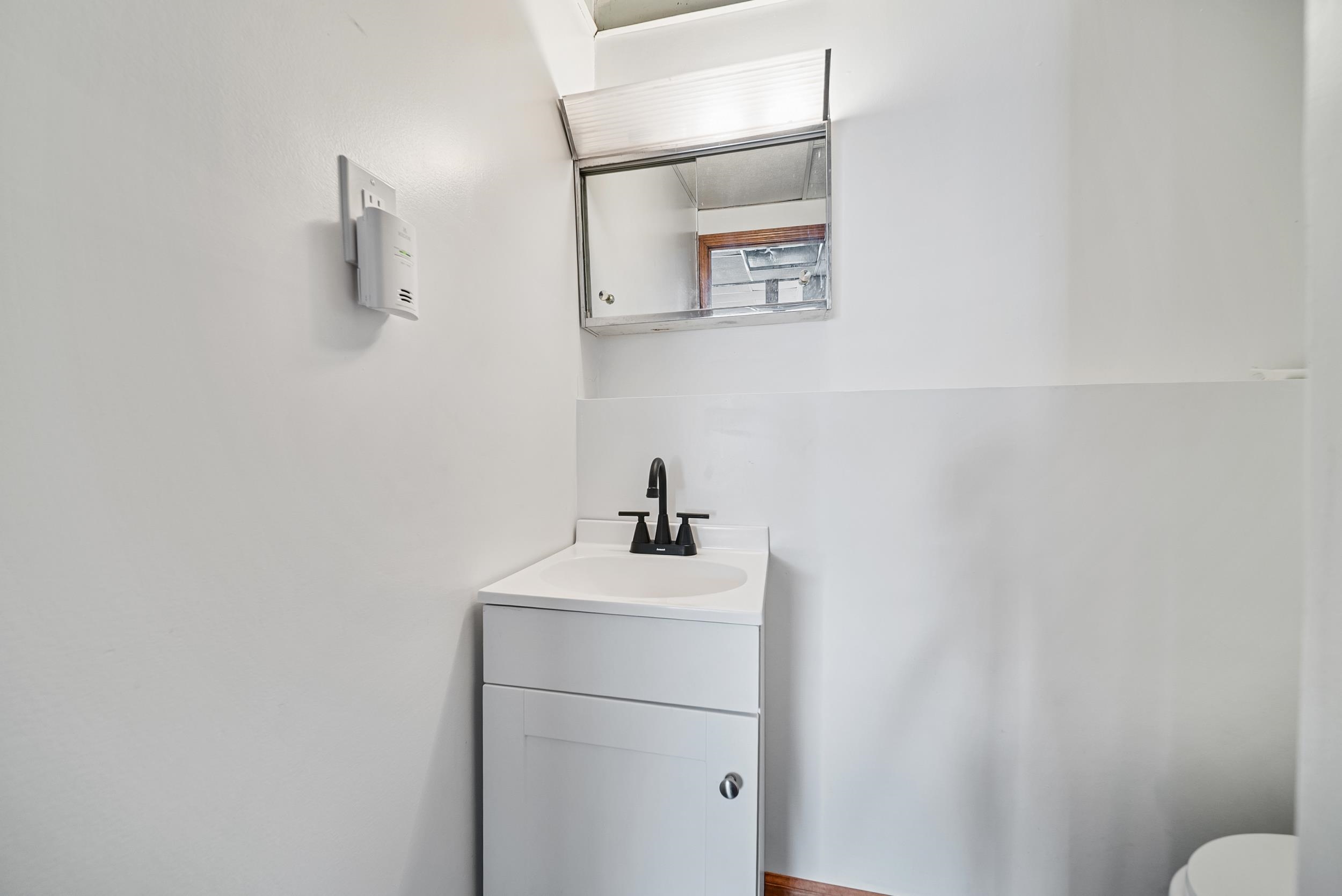 12 Melendy Road Hudson, NH 03051 - Photo 11 of 57