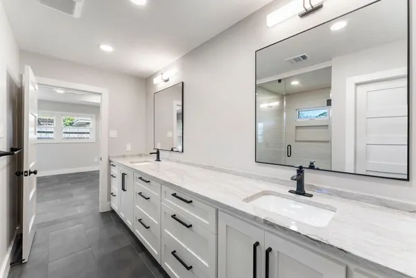 $3,050 | 2223 Hialeah Drive, Houston, TX 77018